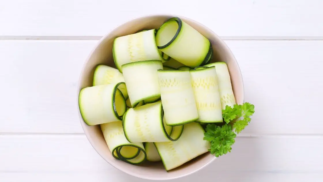 Can You Eat Raw Zucchini? Safety & Nutrition