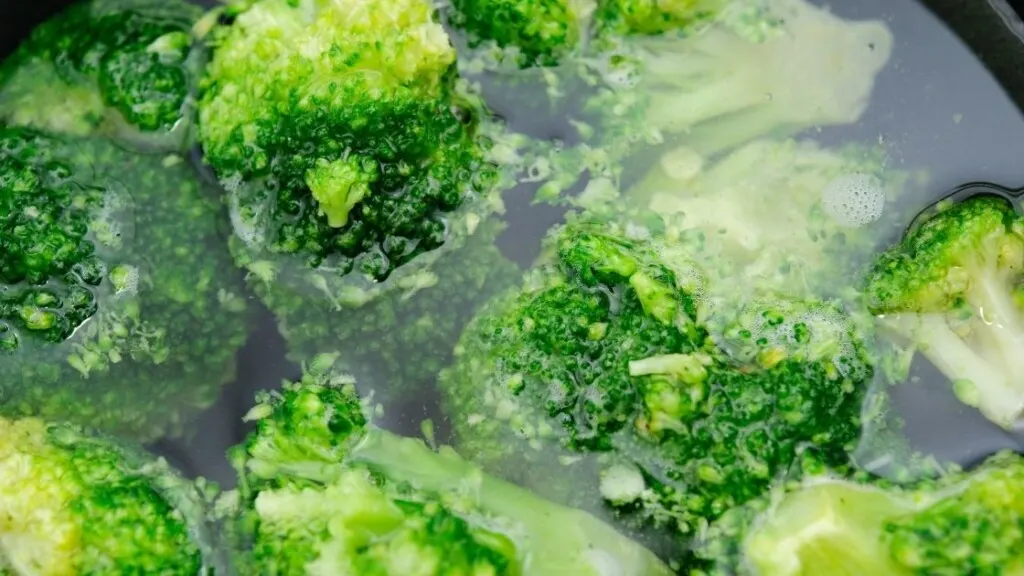 How to boil broccoli